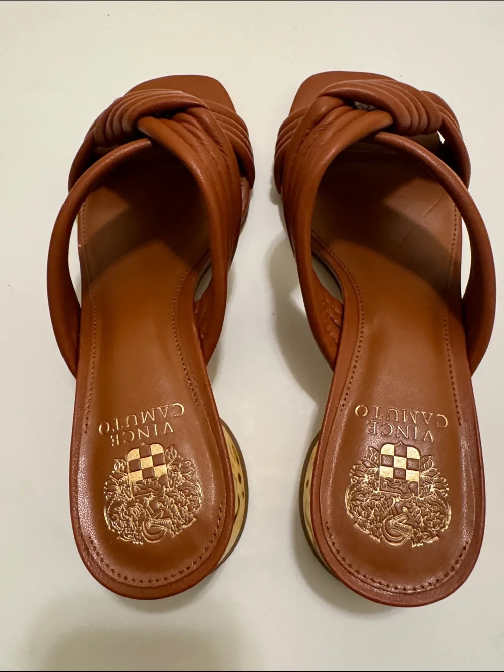 NiB Vince Camuto Lomata Sandals